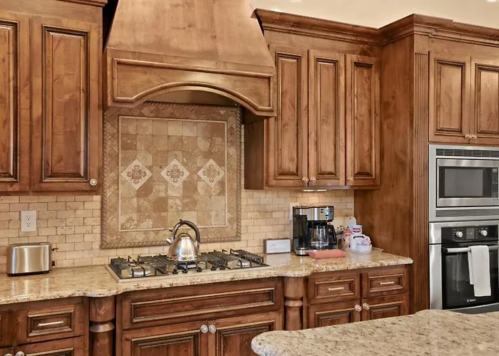 Luxury Tuscan Villa Near Old Town